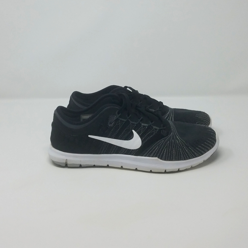 Nike Vintage Womens Flex Adapt Training Running sneaker size 7